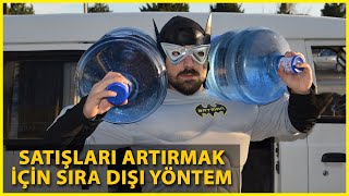 Batman Kıyafetiyle Su Satıyor