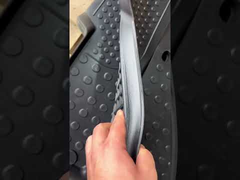 Килимок великої кабіни МТЗ УК цельний 80-6702333А трактора МТЗ-80,/82/1221, видео 1