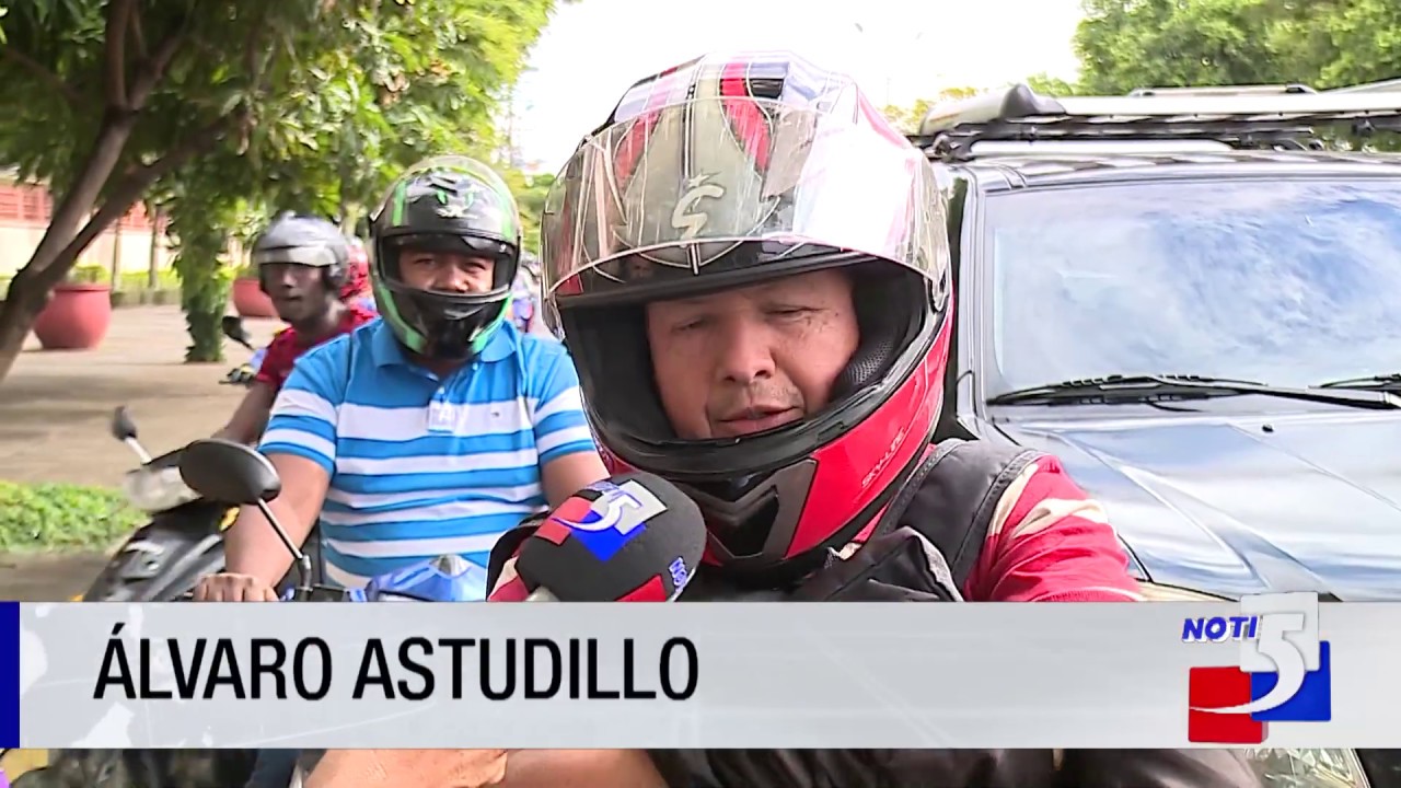 La otra cara parrillero moto showroom job