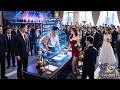 天后老婆剛蟬聯大獎,就把離婚協議甩他臉上,罵他只是個寫歌廢物,五百萬打發他滾!她卻忘了五年來的封神金曲全出自他手!誰知樂神系統突然綁定,離婚就送地球曲庫和天王級歌喉!