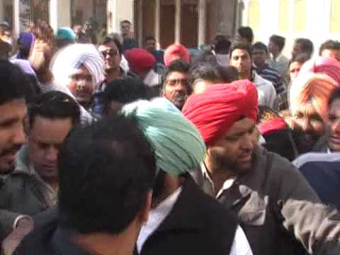 A BIG CROWD WITH CAPTAIN AMRINDER SINGH, http://ww...