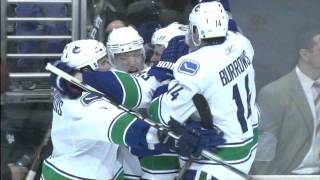Canucks at Kings - Daniel Sedin 2-1 Goal - 03.05.11 - HD