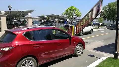 Advertising barrier gate and license plate recognition