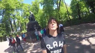 Новогоднее поздравление от классика: не будем скотами. Экскурсия по Петербургу видео Летний сад и классика