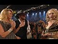 Capture de la vidéo Taylor Swift Sings "Tim Mcgraw" In Front Of Tim Mcgraw