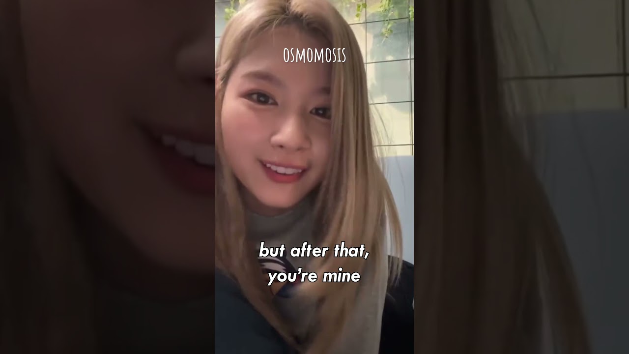 sana *flirting* with the twice girls right in front of my salad