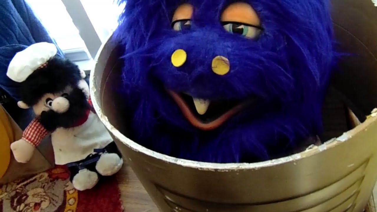 Chuck E. Con 2018 Day 1 Vlog