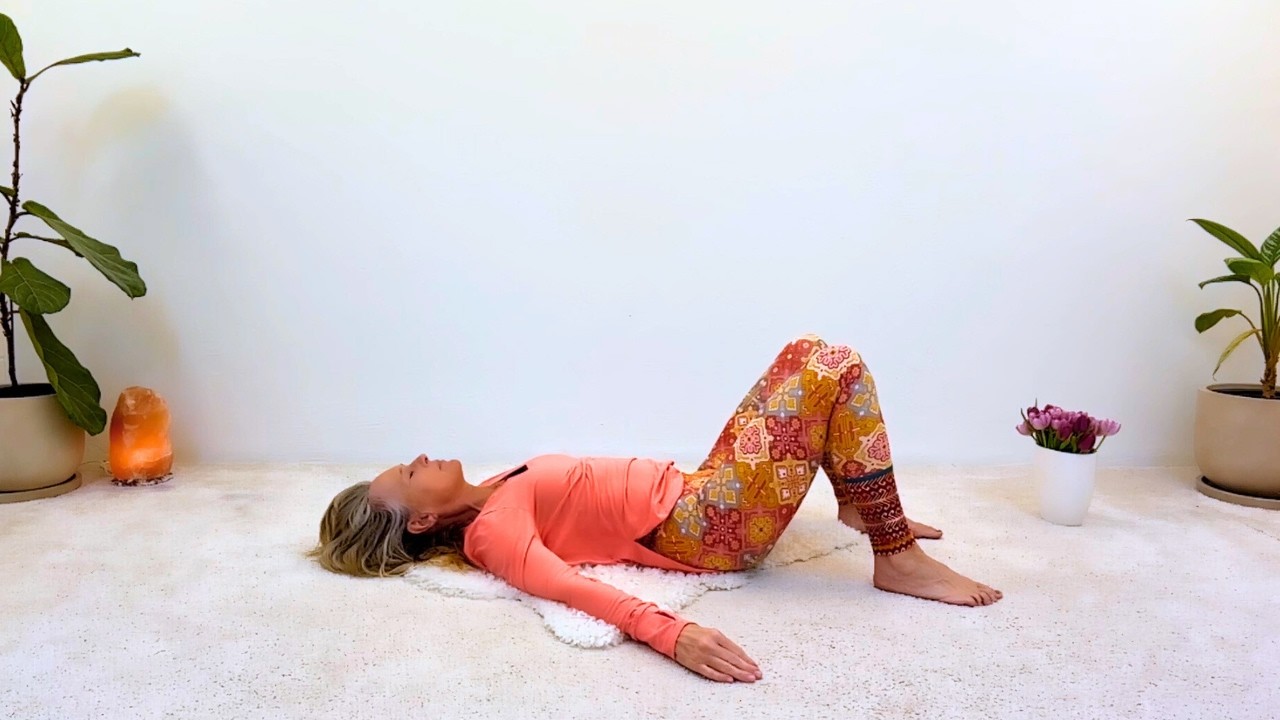 Liggande Nackmojsen | Sensing Yoga