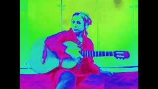 Download Lagu Aneeta | Sitting on a Fence (Stones), cover casero MP3 Download Lagu Aneeta | Sitting on a Fence (Stones), cover casero MP3