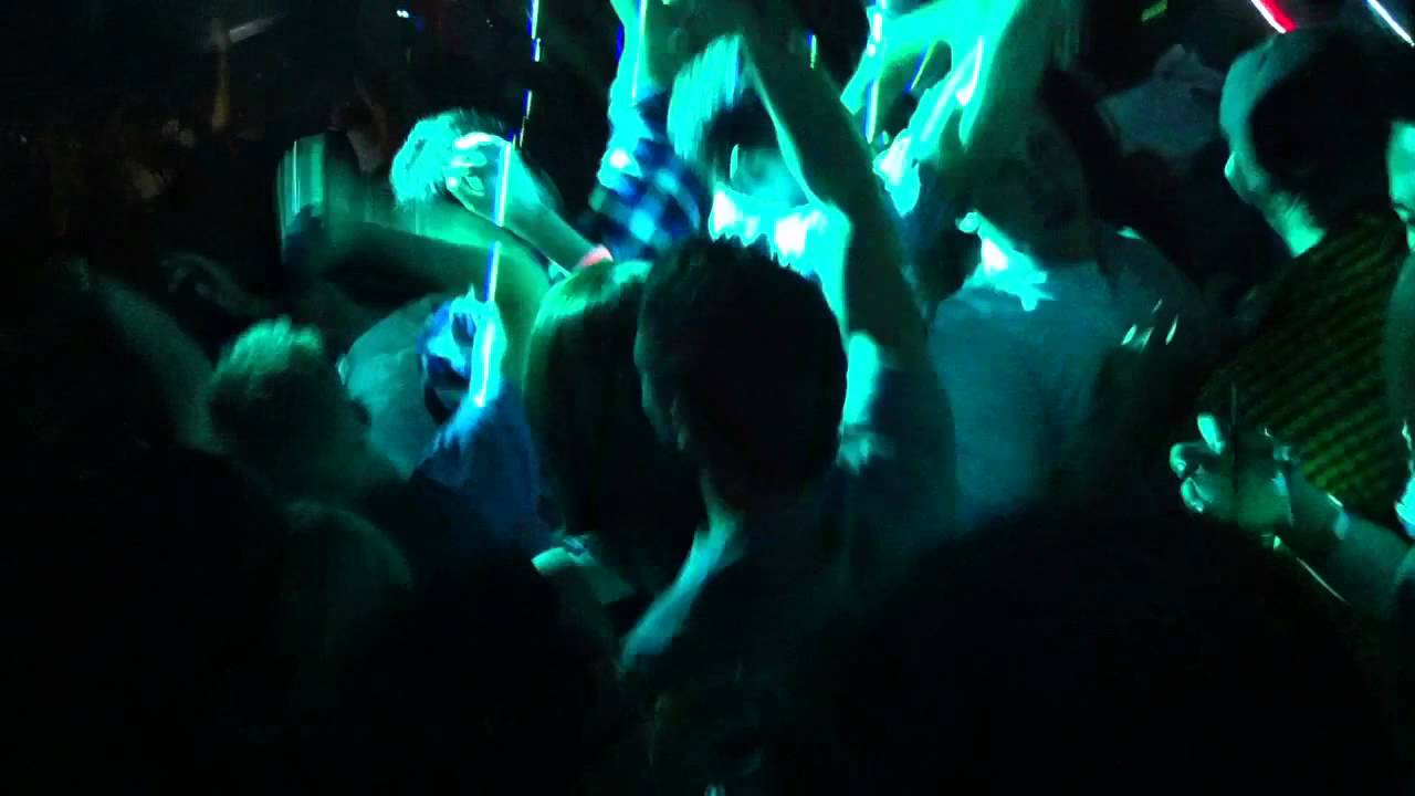 AVICII live @ dragonfly nightclub- Philter- Revolver Remix HD