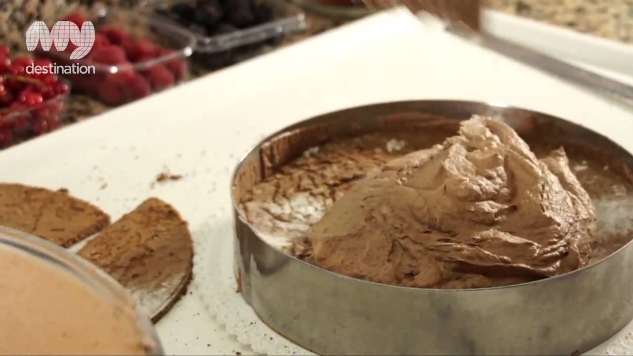 Výroba dortu v cukrárně Grand café