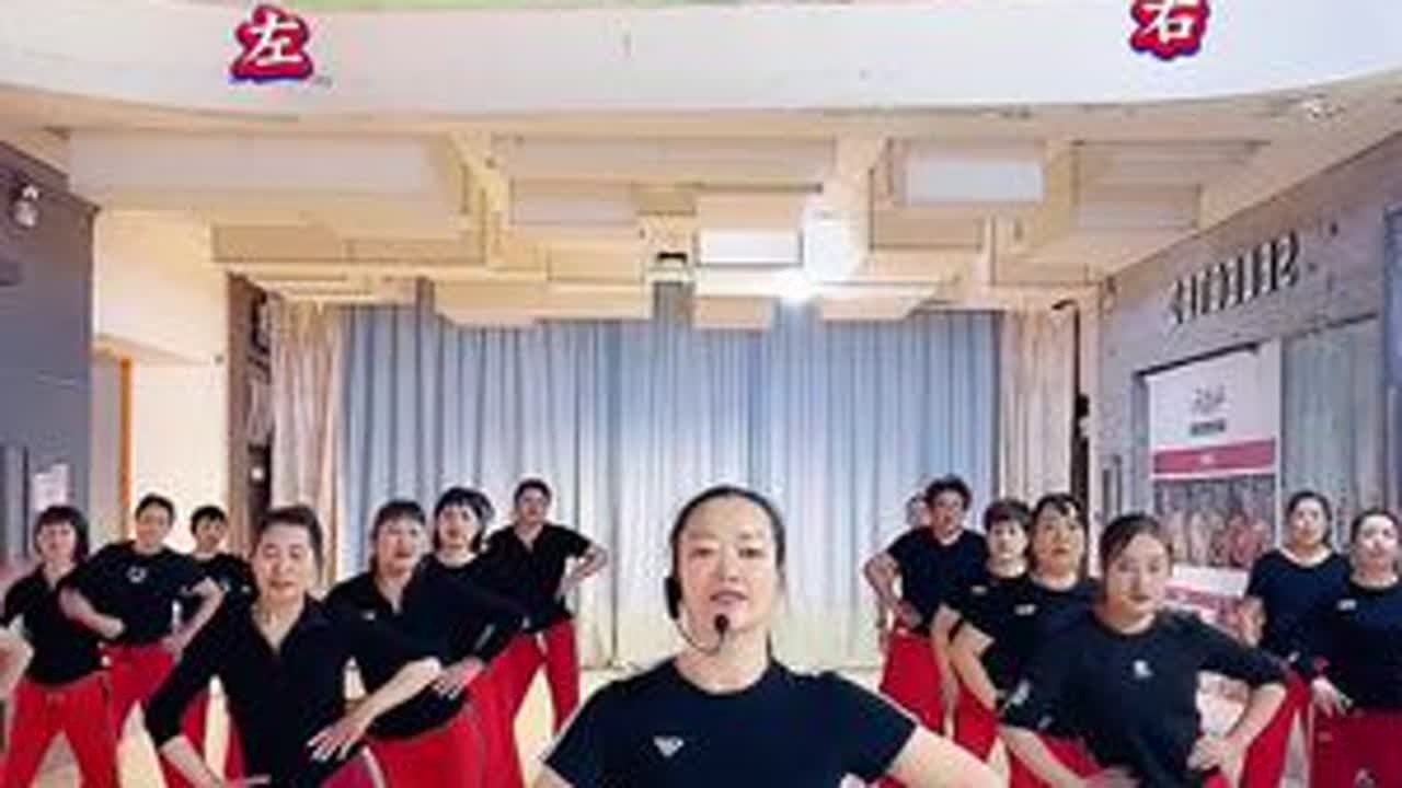 《我在问花村等你来》完整跟练版！适合每天跟练一遍！#有氧健身操 #全民健身你我同行 #喜欢运动的一起来 #简单易学 #适合所有人