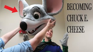 Trying to Wear the Chuck E Cheese Costume !! The JW Show Episode 2