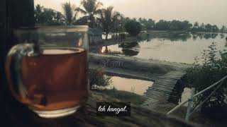 Segelas teh hangat di pagi hari