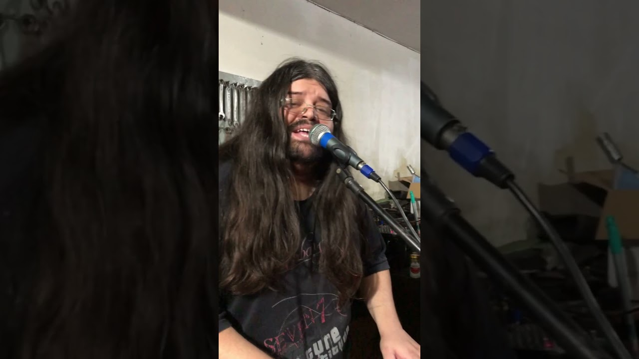 Marcelo Kalunga - Ensaio deste clássico do Toto - Hold the Line. 🤟🏼😎🤟🏼