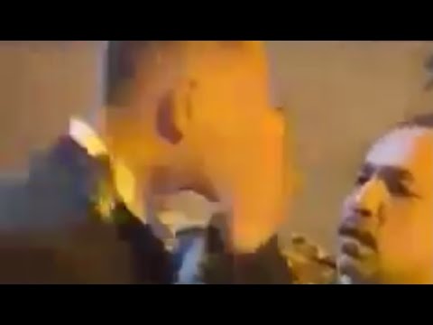 تمزيق كتافات ظابط شرطه على يد محامى