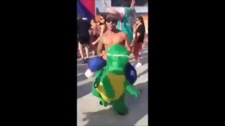 Trickysaurus! Dinosaur Gabber