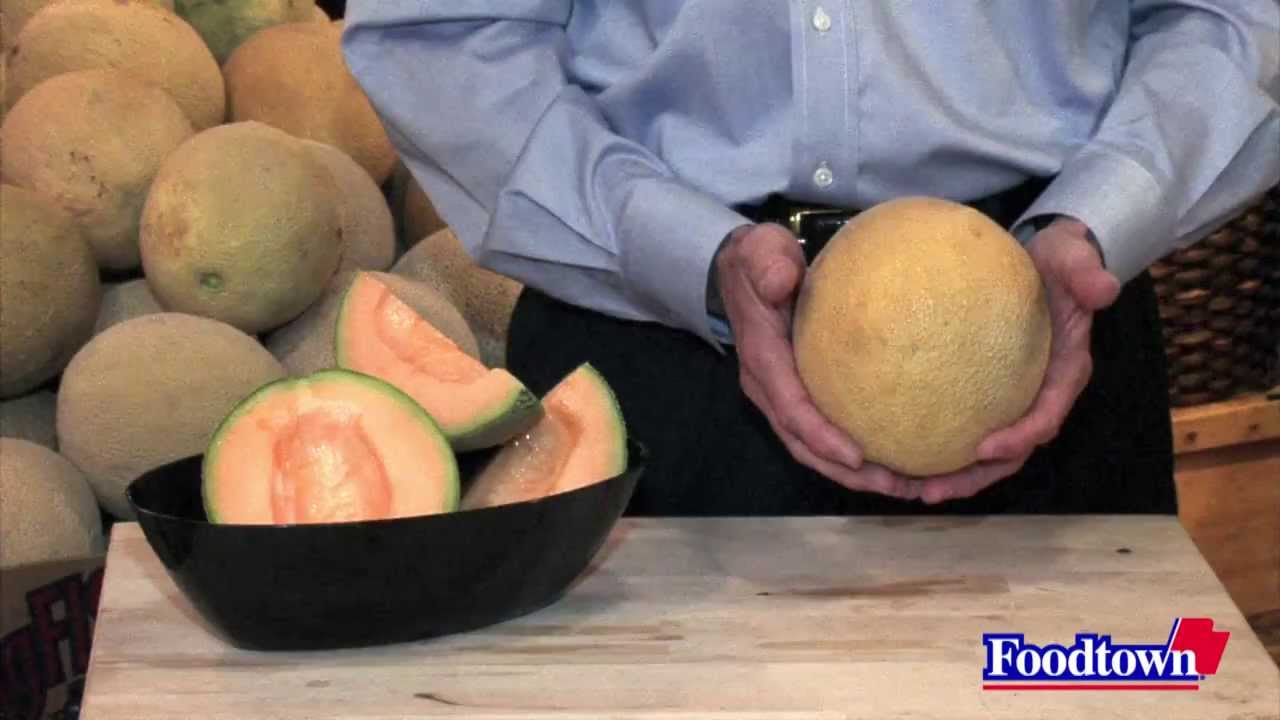 Easy to Eat Well at Foodtown - How to Pick Ripe & Sweet Cantaloupe - YouTube