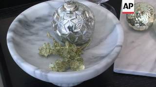 Glitz, glamour and plenty of bling this holiday season screenshot 4