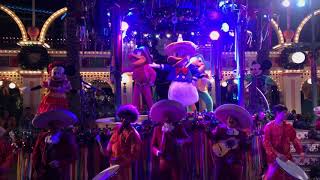 Disney ¡Viva Navidad! - Disney California Adventure 2017