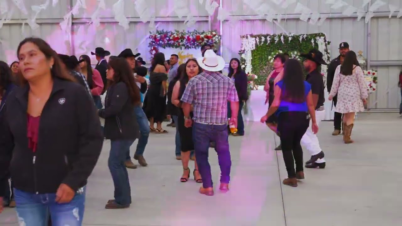 Parte 1 Del Baile De la Boda En Santa Maria Ca. Con La gente  De San Vicente Coatlan
