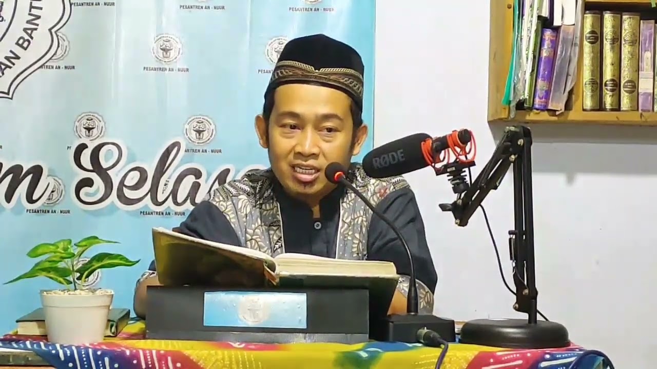 Apakah Makmum Perlu Membaca Al-Fatihah? - ustadz mujiman