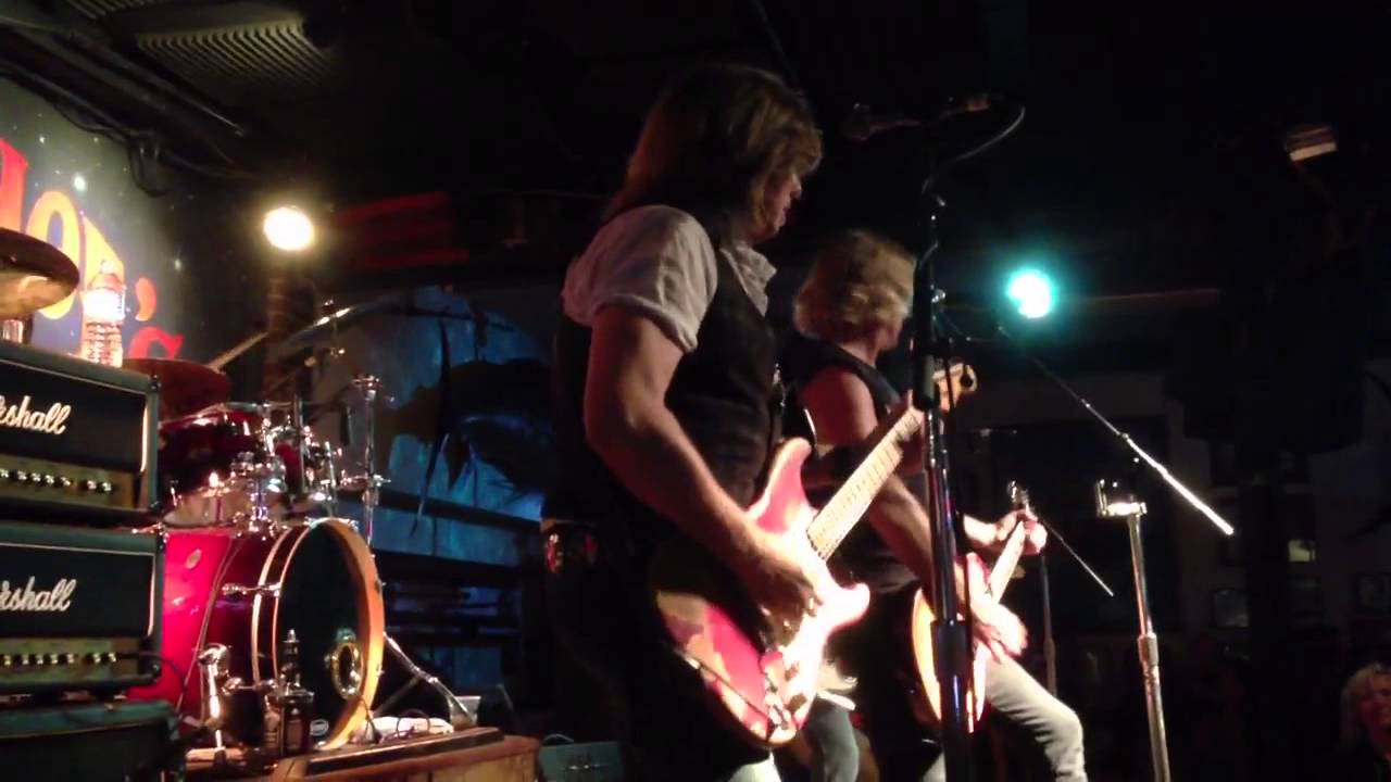 Bobby Friss Band featuring Jerry Riggs - YouTube