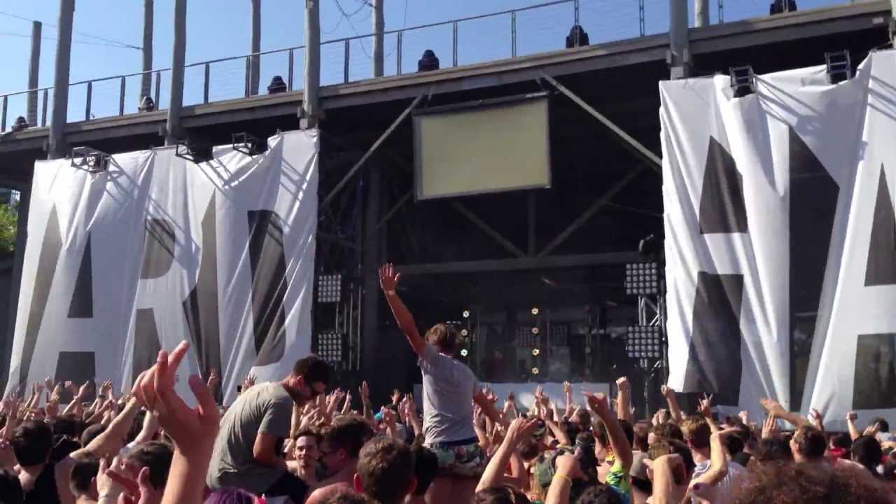 Clarity (Feat. Foxes) -- Zedd Live at Stereosonic Sydney 2012