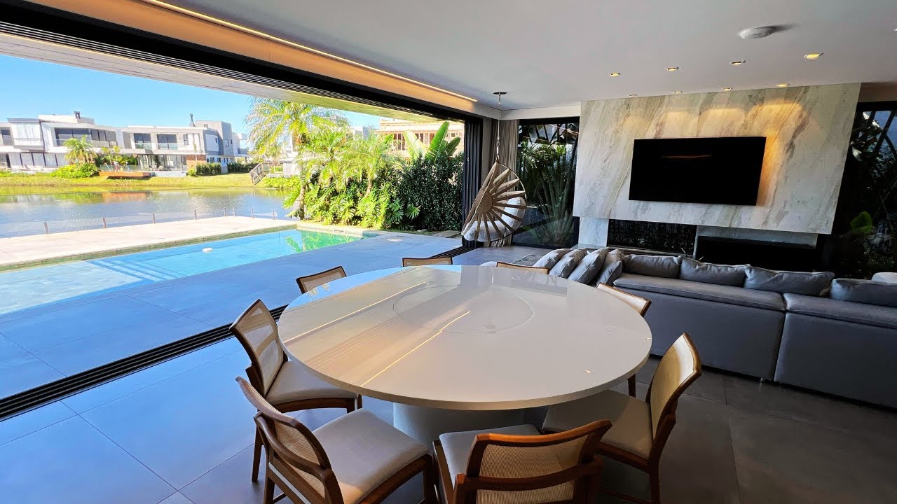 MANSÃO DE LUXO FINAMENTE DECORADA COM 100 X PARA PAGAR A BEIRA DO LAGO NO SENSE XANGRILA