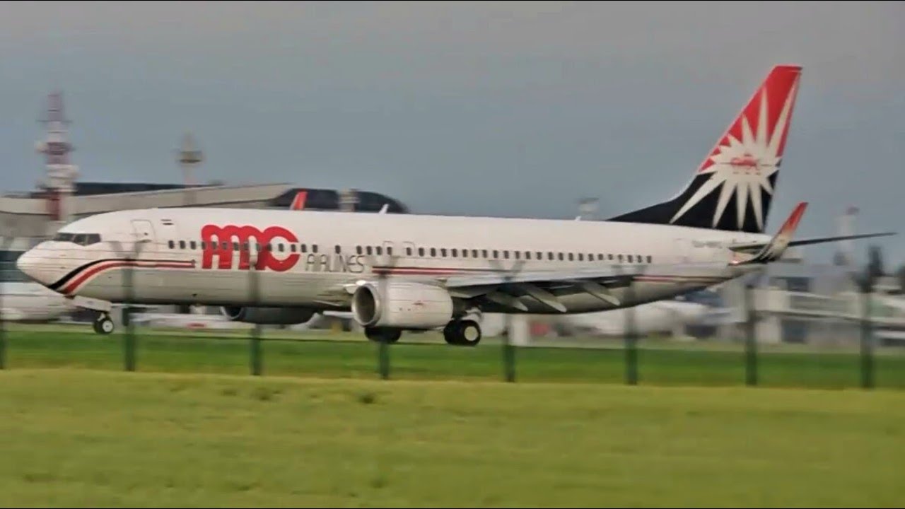 [Full HD]AMC Airlines Boeing 737-86N Early Morning Landing At Belgrade