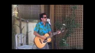 Hibiscus Coffee and Guesthouse featuring Mike Whitty