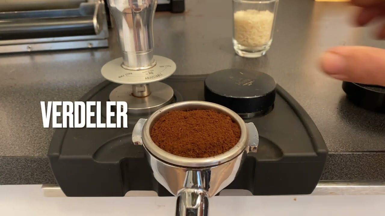EDESIA ESPRESS - Naked Portafilter of open filterdrager - voor BEZZERA STREGA espressoapparaten - bodemloos kaal - walnoten handvat - 21 g houder