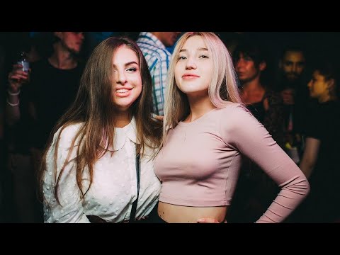 Рейд по ТУСОВКАМ на БАЛИ: Finns Beach Club - Мокрые ДЕВУШКИ сами ПРОСЯТСЯ в КАДР #бали #тусовки