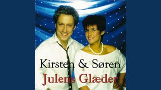 Video thumbnail of "Kirsten Og Søren - Jeg så julemanden kysse mor"