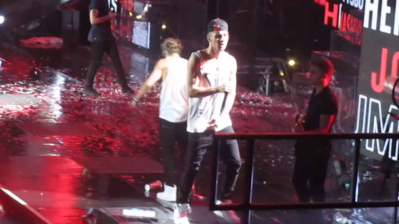 What Makes You Beautiful - One Direction - Toronto July 9, 2013