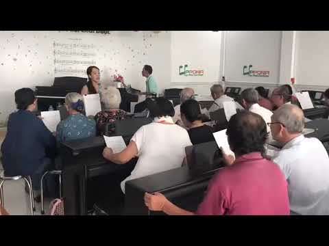 Lớp Học Piano, Organ, Thanh Nhạc Miễn Phí Cho Người Lớn Tuổi Ở TP. HCM - youtube
