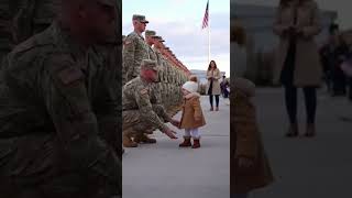 “Toddler Scans Troops… Then Screams ‘DADDY!’ & Runs Into His Arms 😭️ #MilitaryHomecoming #Emotional