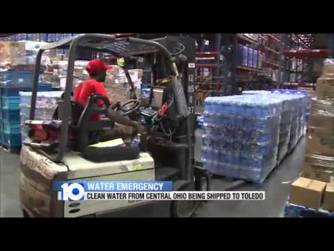 toledo-water-apocalypse---residents-rush-to-buy-bottled-water---state-of-emergency-declared