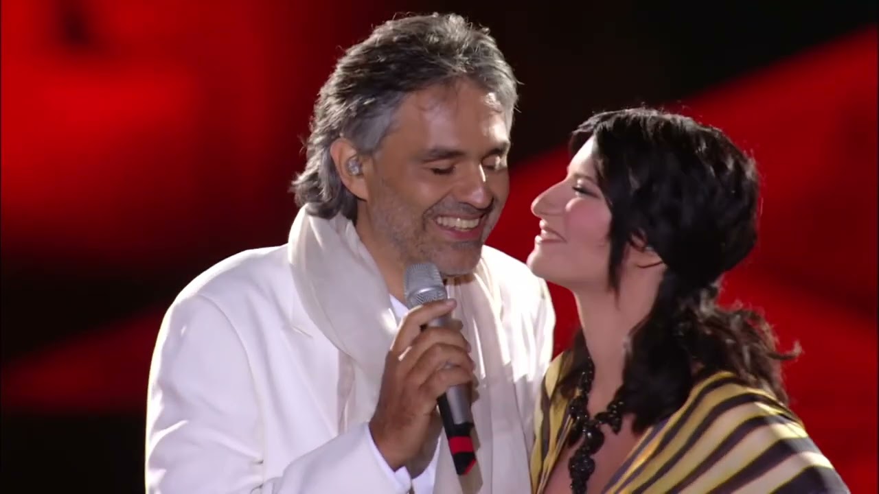 Andrea Bocelli , Laura Pausini - Vivere (dare to live ) HD .Live In Tuscany 2008