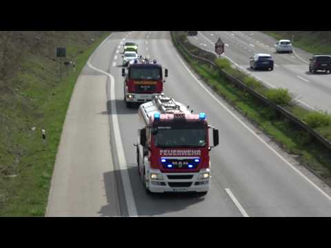 TW 1 + TW 2 + LF 20 KatS FF Hennef LZ Uckerath - 2 Perspektiven zu Großbrand in Niederkassel