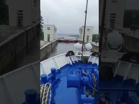 шлюз на реке