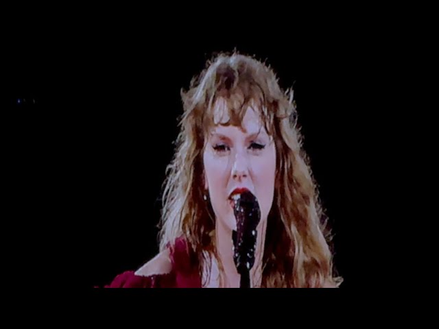 Taylor Swift - Foolish one + Tell me why (live at the Eras tour SG) class=
