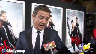 Details JEREMY RENNER'S EX-GIRLFRIEND GIVES BIRTH TO HIS DAUGHTER Guide