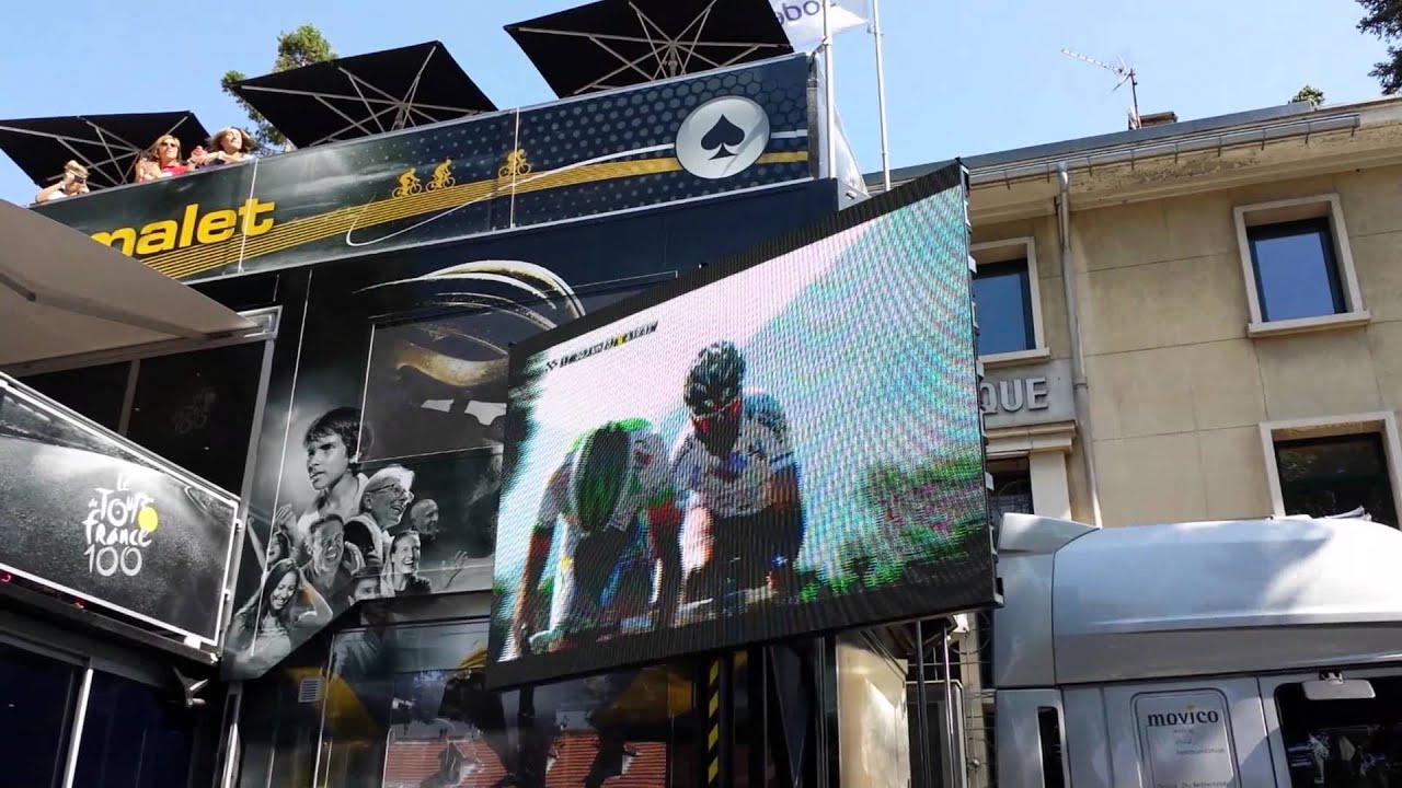 30 km to go - With Daniel Mangeas providing commentary