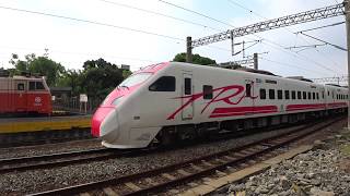 127次普悠瑪通過大林車站