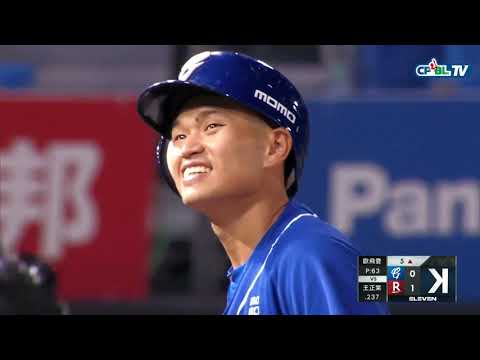 09/17 富邦 VS 樂天 賽後，歐飛登七局送出七次三振無失分的好表現也投出中職代表作