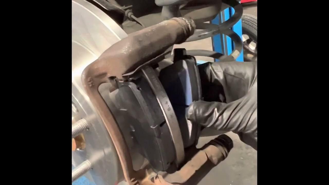 Hyundai i20 rear brakes change YouTube