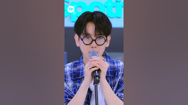 #BAEKHYUN sings live while Spotify "Kyoong Kku" 🤩