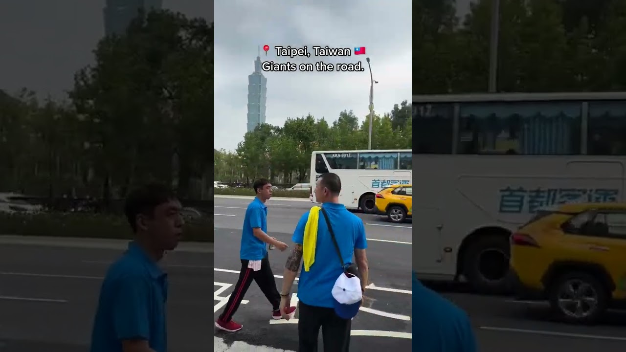 🇹🇼 I saw giants on the road today in Taipei, Taiwan 😳😱