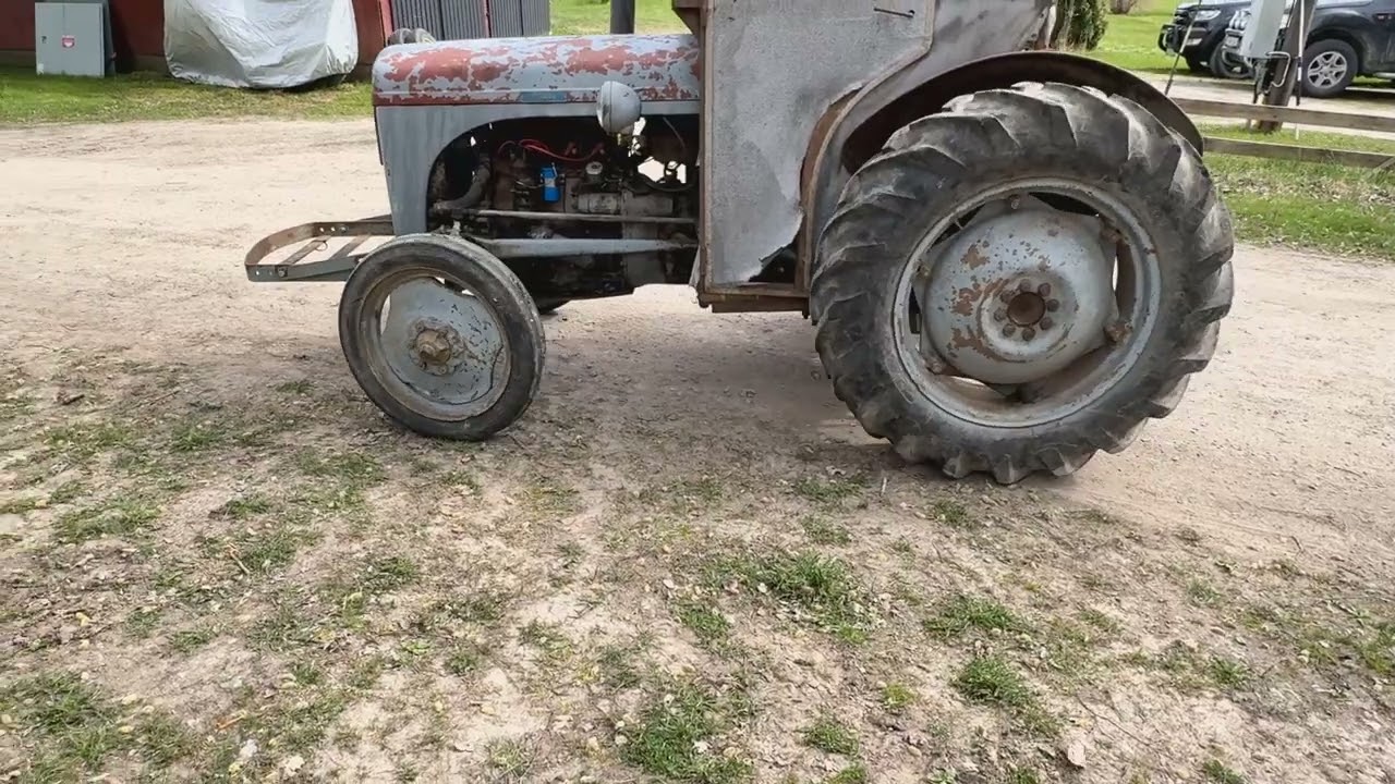 Traktor FERGUSON TEA 20B